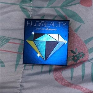 Huda Beauty Sapphire Obsessions Palette